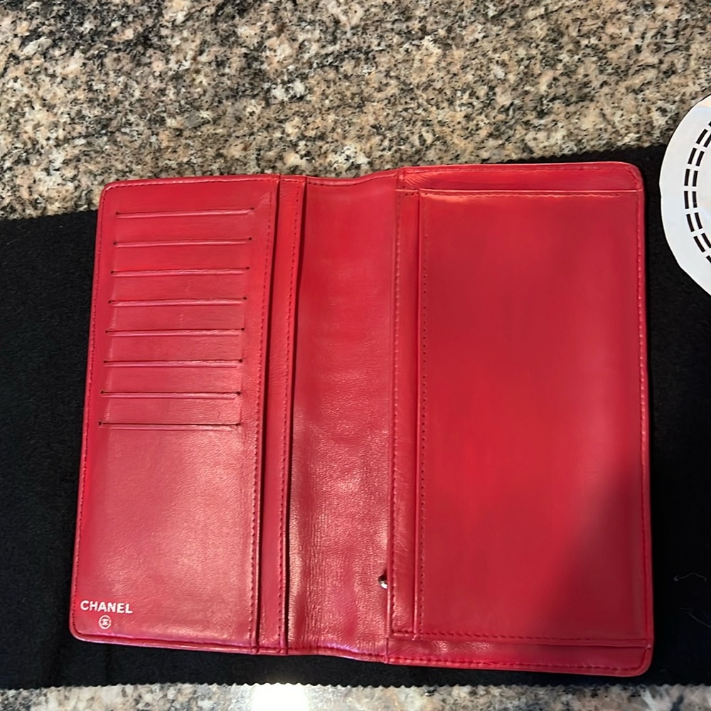 ❤️CHANEL BI FOLD LUCKY CHARM WALLET - Picture 6 of 13